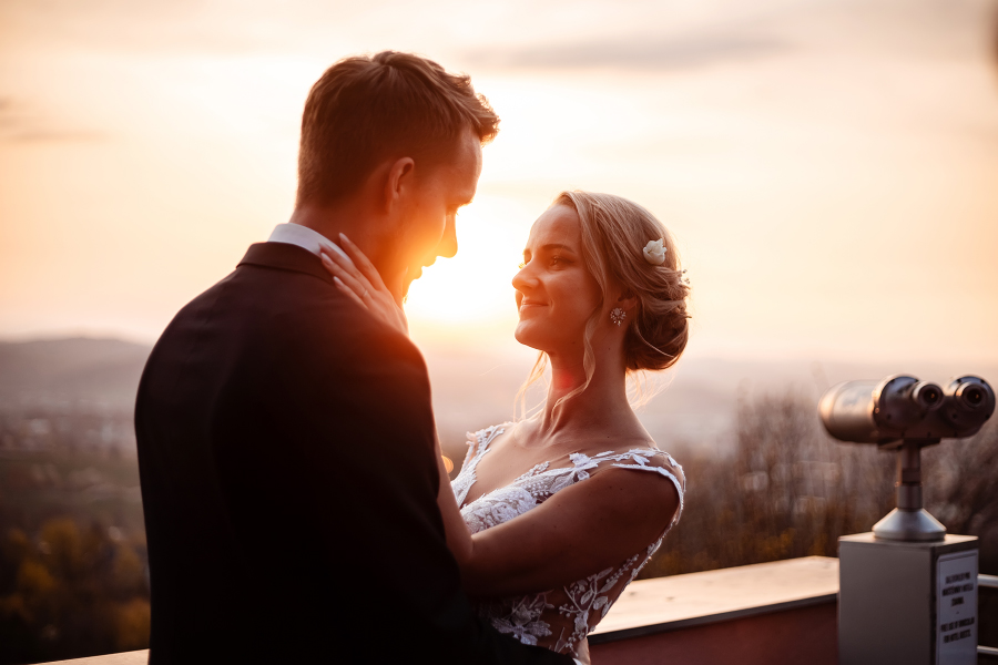 svatební foto krnov cvilín hotel terasa výhled západ slunce