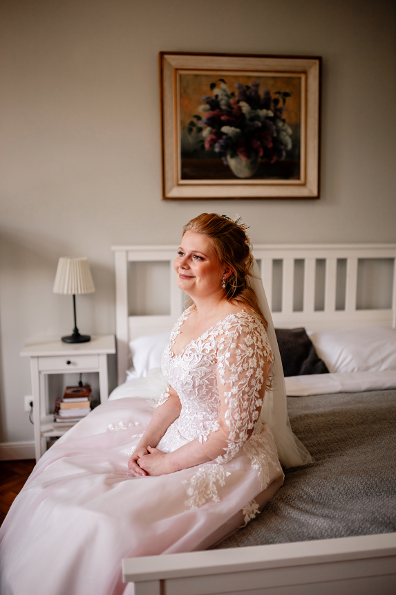 svatební foto nevěsta vila landek ostrava postel portrét
